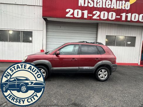 Used 2008 Hyundai Tucson SE image 2