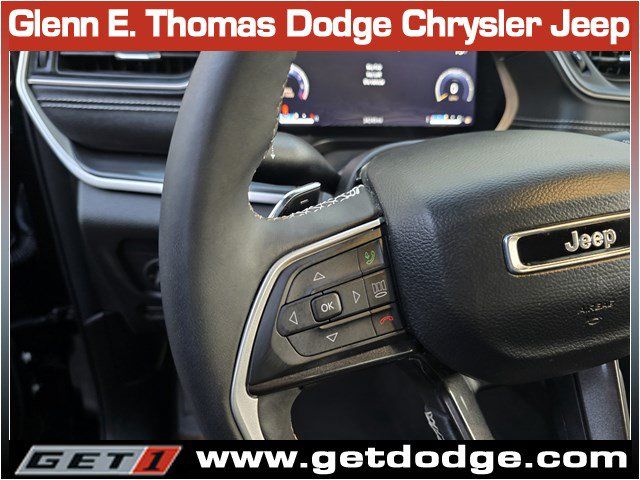 Used 2023 Jeep Grand Cherokee Altitude AWD/4WD image 20