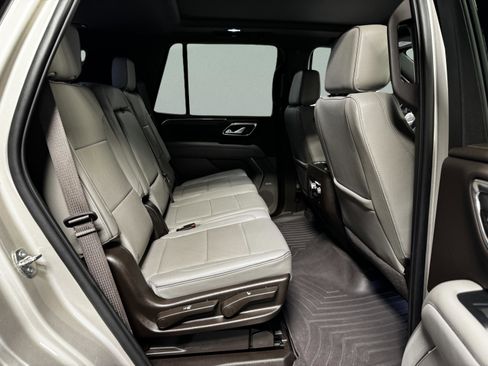 Used 2023 GMC Yukon SLT image 28