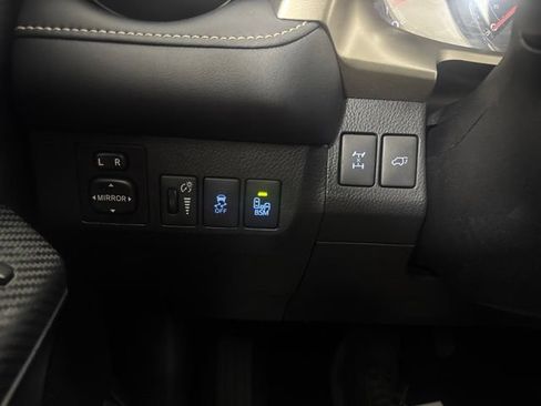 Used 2013 Toyota RAV4 Limited AWD/4WD image 18