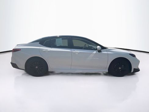 Used 2025 Toyota Camry SE FWD image 10