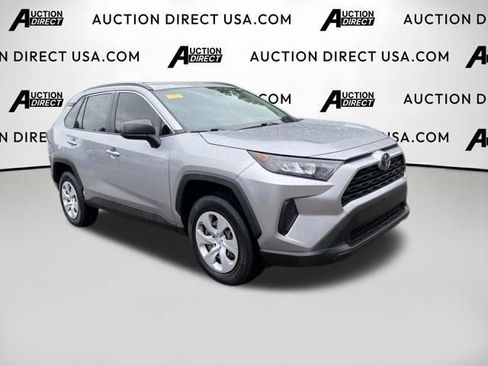 Used 2021 Toyota RAV4 LE FWD image 6