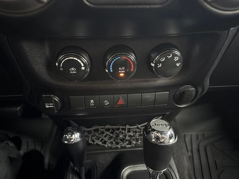 Used 2016 Jeep Wrangler Unlimited Sport w/ Connectivity Group AWD/4WD image 19