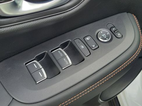 Certified 2026 Honda HR-V Sport image 22
