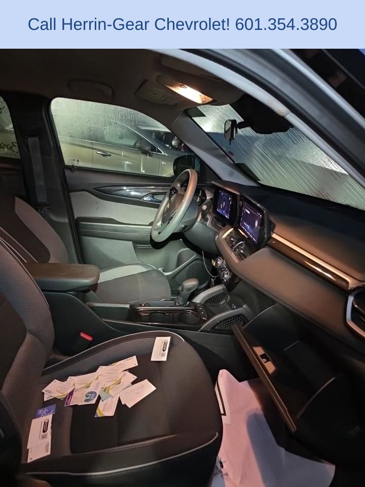 Used 2025 Chevrolet TrailBlazer LT FWD image 16
