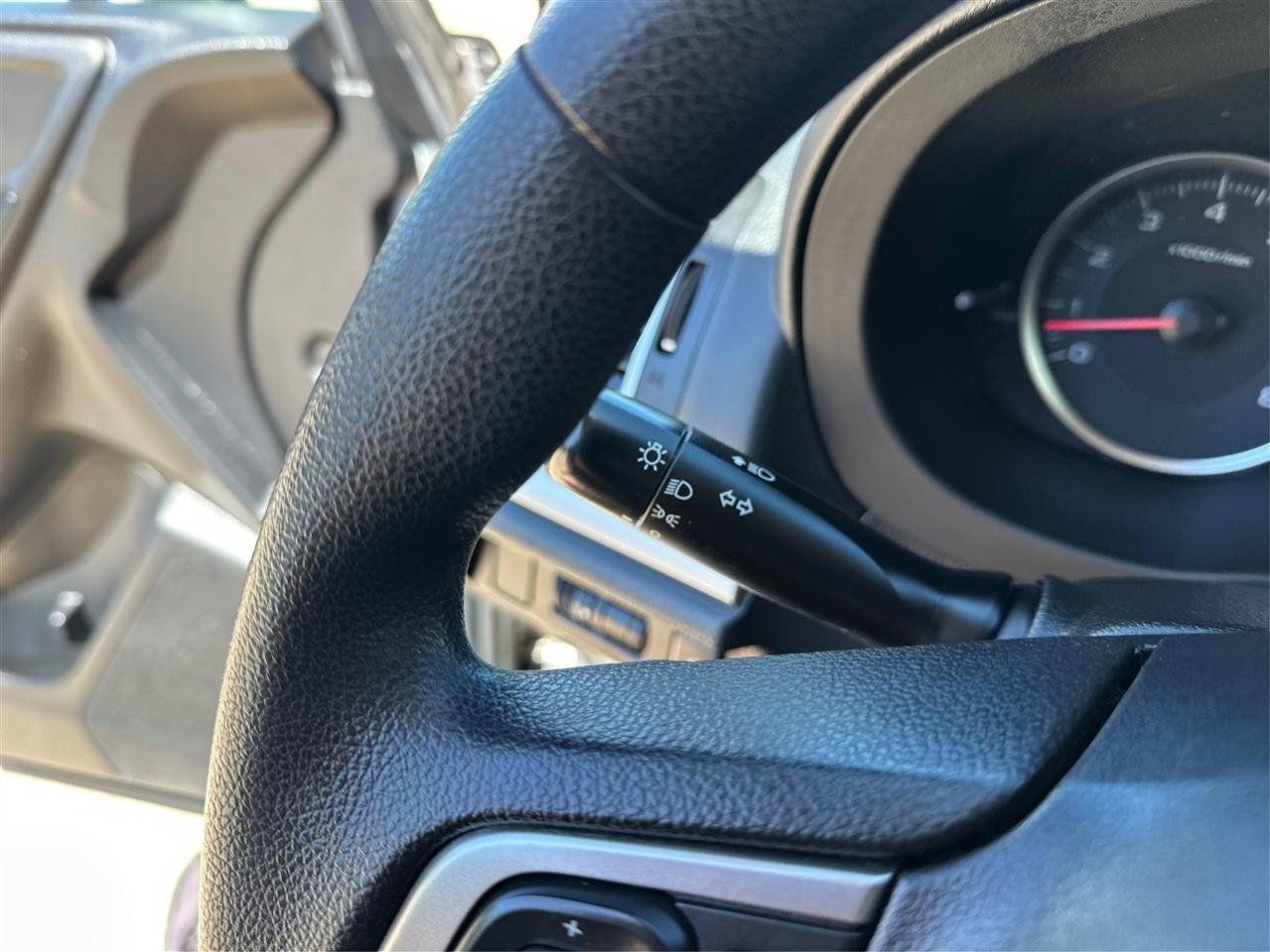Used 2018 Subaru Forester 2.5i Premium w/ All-Weather Package AWD/4WD image 19