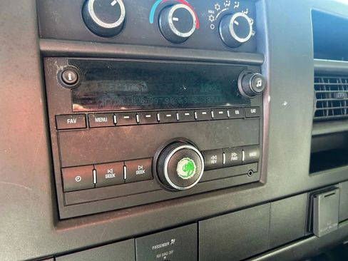 Used 2015 Chevrolet Express 2500 image 16