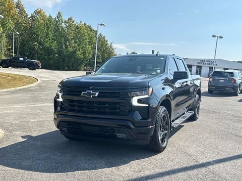 Used 2024 Chevrolet Silverado 1500 RST w/ Dark Appearance Package AWD/4WD image 8
