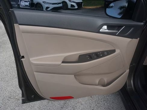 Used 2019 Hyundai Tucson SE FWD image 18