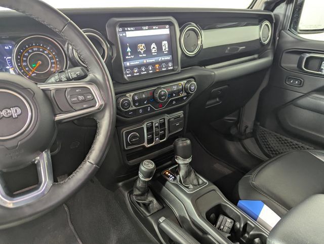 Used 2023 Jeep Wrangler Unlimited Sahara AWD/4WD image 19