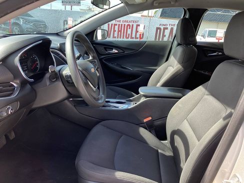 Used 2019 Chevrolet Malibu LT FWD image 5