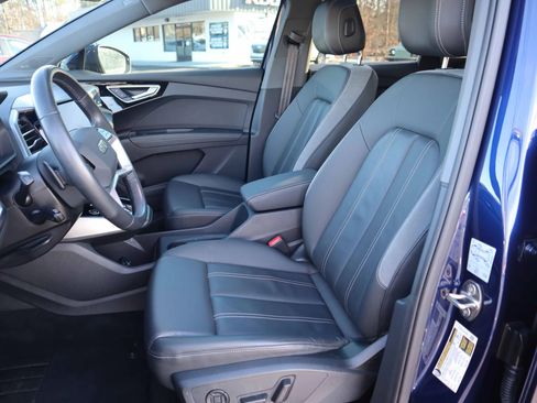 Used 2023 Audi Q4 e-tron Premium Plus w/ Premium Plus image 2