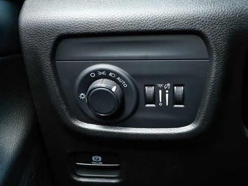 Used 2024 Jeep Grand Cherokee Altitude RWD image 15