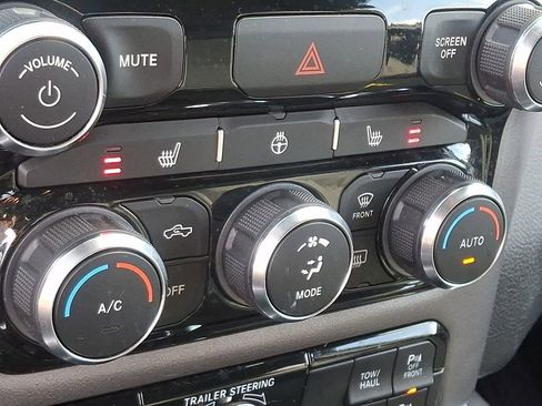 Used 2021 RAM 1500 Big Horn image 16