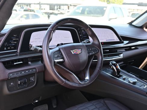 Used 2023 Cadillac Escalade ESV Sport Platinum AWD/4WD image 17