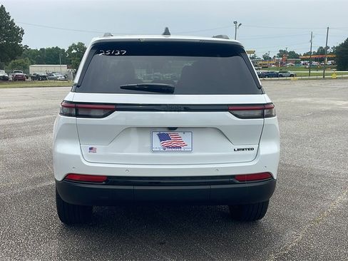 New 2025 Jeep Grand Cherokee Limited w/ Black Appearance Package image 7