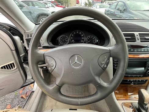 Used 2003 Mercedes-Benz E 500 Sedan image 10