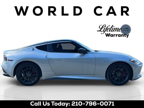 Used 2025 Nissan Z Performance w/ Floor Mat Package RWD image 2