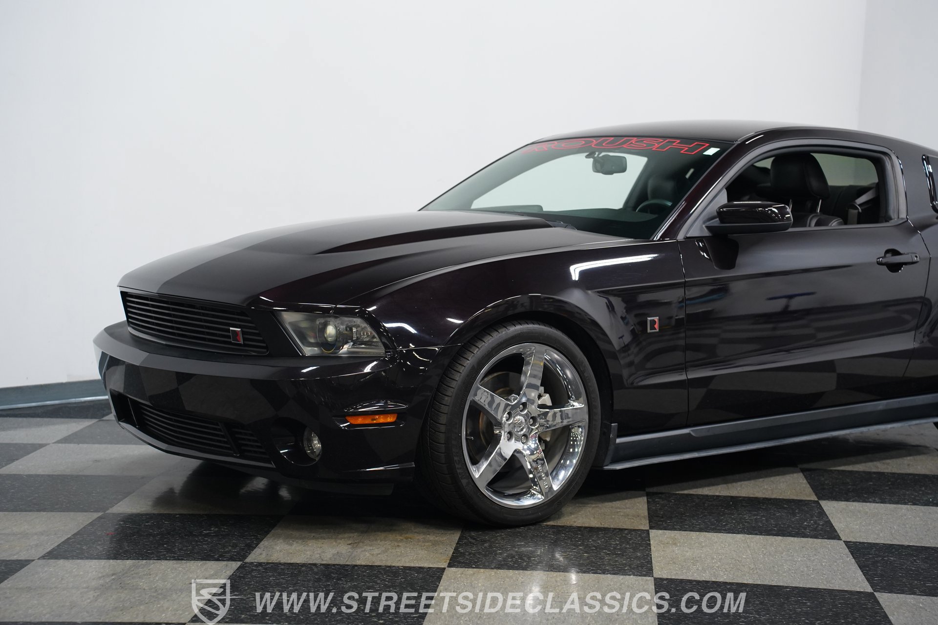 Used 2012 Ford Mustang GT Premium w/ HID Headlamps & Security Pkg RWD image 18