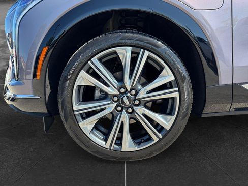 Used 2025 Cadillac Optiq Luxury 2 AWD/4WD image 9