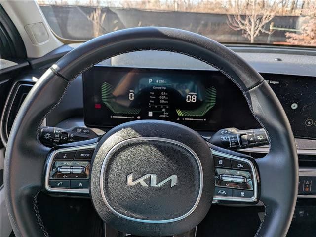 Used 2025 Kia Sorento EX FWD image 32