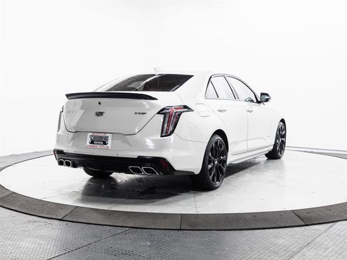 Used 2022 Cadillac CT4 V w/ LPO, ONYX Package image 11