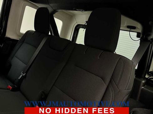 Used 2018 Jeep Wrangler Unlimited Sport S AWD/4WD image 15