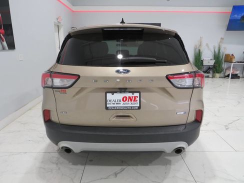 Used 2020 Ford Escape SE AWD/4WD image 4