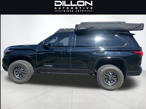 Used 2024 Toyota Sequoia Platinum AWD/4WD image 4