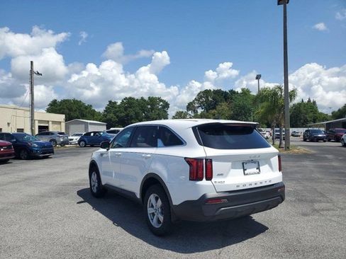 Used 2022 Kia Sorento LX AWD/4WD image 5