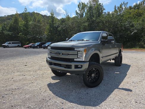 Used 2019 Ford F250 Lariat w/ Lariat Ultimate Package AWD/4WD image 1