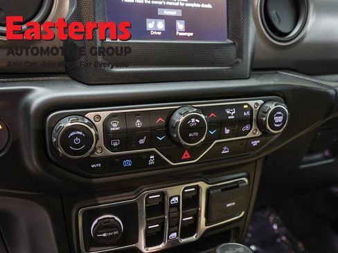 Used 2023 Jeep Wrangler Unlimited w/ Cold Weather Group AWD/4WD image 19
