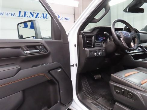 Used 2024 GMC Sierra 2500 AT4 w/ AT4 Preferred Package image 44