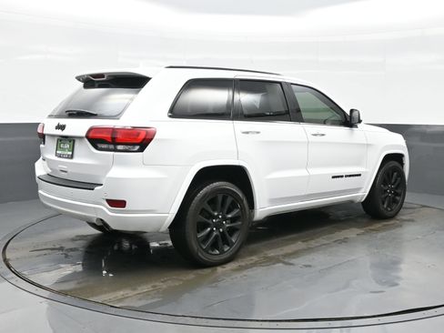 Used 2021 Jeep Grand Cherokee Laredo X image 6
