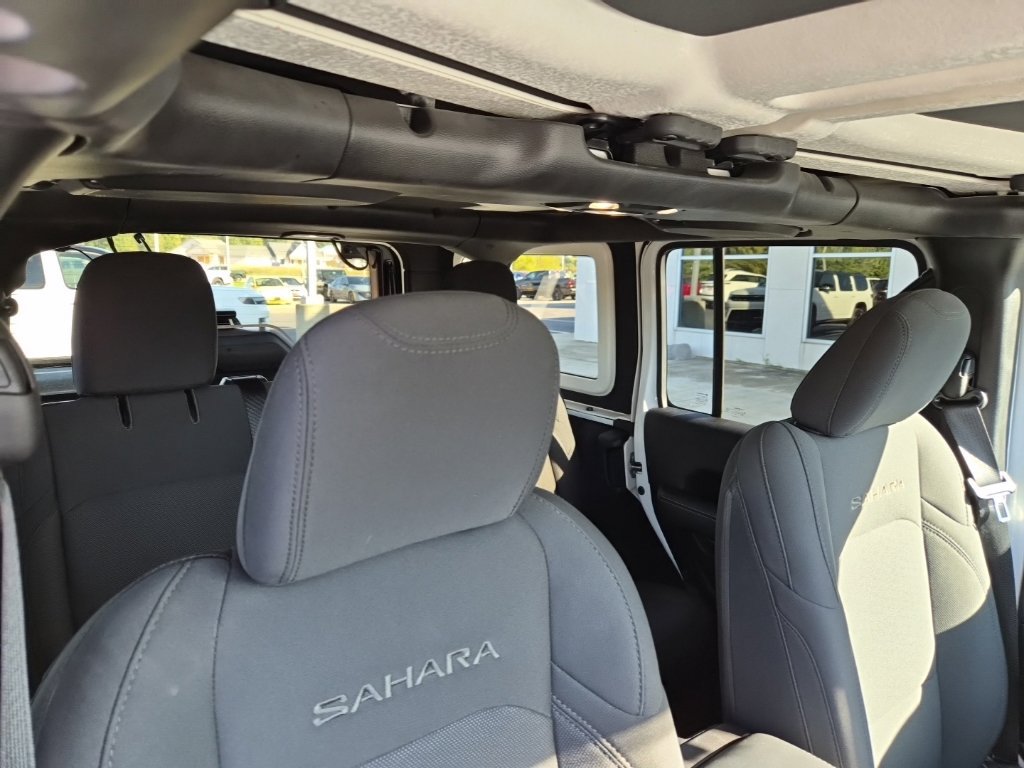 Used 2020 Jeep Wrangler Unlimited Sahara w/ Cold Weather Group AWD/4WD image 27
