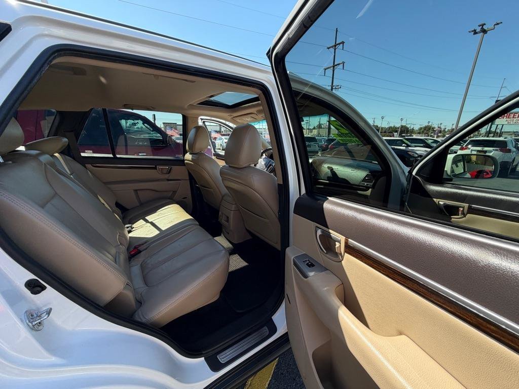 Used 2012 Hyundai Santa Fe Limited FWD image 17