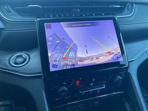 Used 2023 Jeep Grand Cherokee L Limited w/ Black Appearance Package image 37