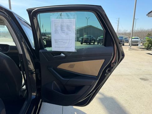 Used 2021 Volkswagen Jetta SEL Premium image 42