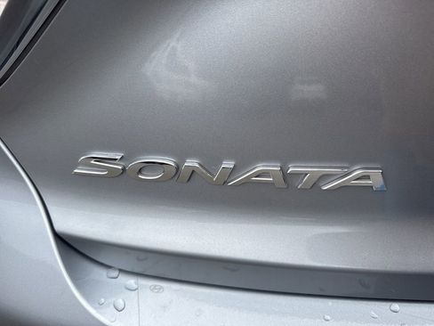 Used 2016 Hyundai Sonata Limited image 11