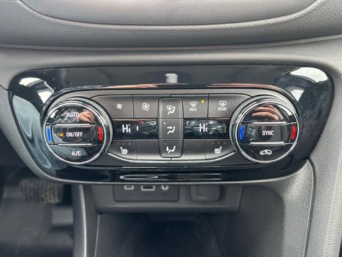 Used 2023 Buick Encore GX Essence w/ Experience Buick Package image 20