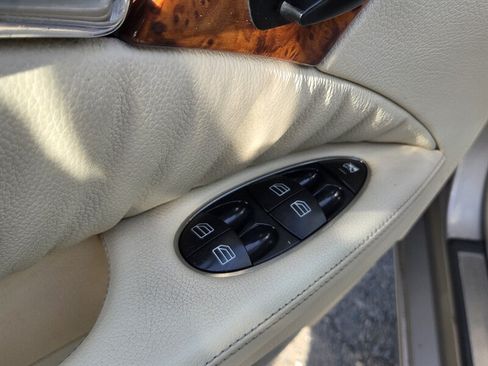 Used 2003 Mercedes-Benz E 320 Sedan image 10