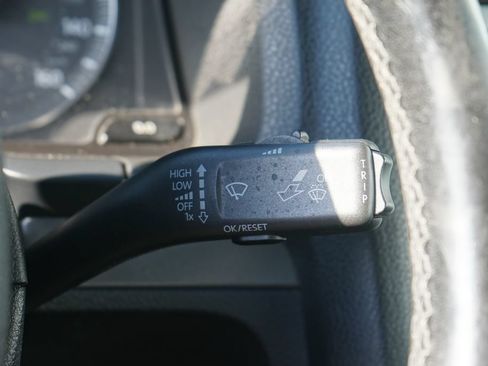 Used 2009 Volkswagen Eos Komfort FWD image 11