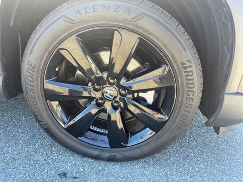 Used 2025 Honda Pilot Black Edition image 34