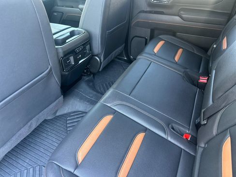 Used 2025 GMC Sierra 2500 AT4 w/ Technology Package AWD/4WD image 12