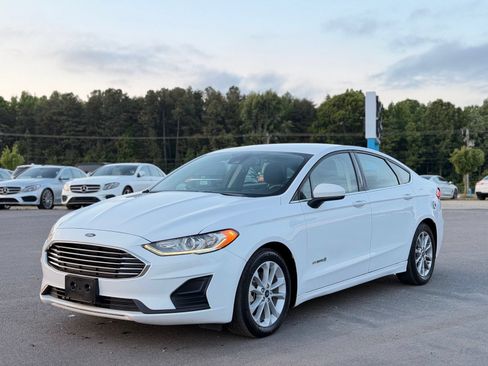Used 2019 Ford Fusion SE FWD image 10
