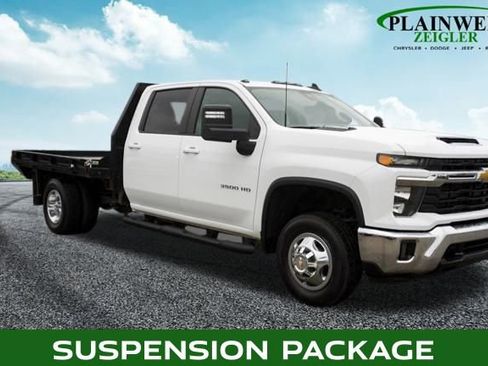 Used 2024 Chevrolet Silverado 3500 LT w/ Convenience Package image 4