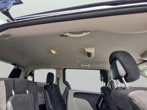 Used 2017 Dodge Grand Caravan SE w/ Power Window Group image 16