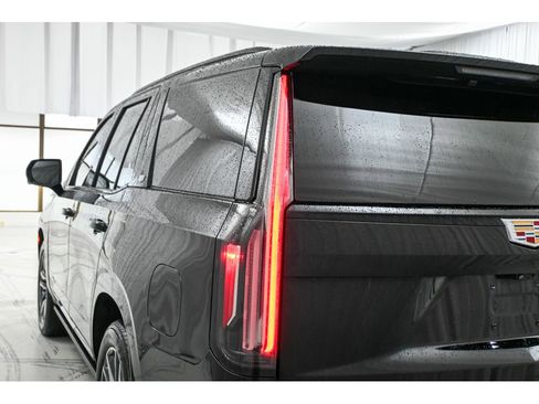 Used 2022 Cadillac Escalade Sport Platinum w/ Heavy-Duty Trailer Package image 23