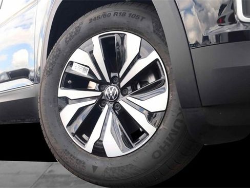 New 2026 Volkswagen Atlas SE image 3