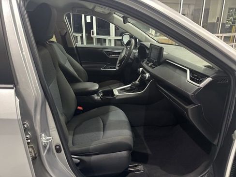 Used 2022 Toyota RAV4 XLE image 33